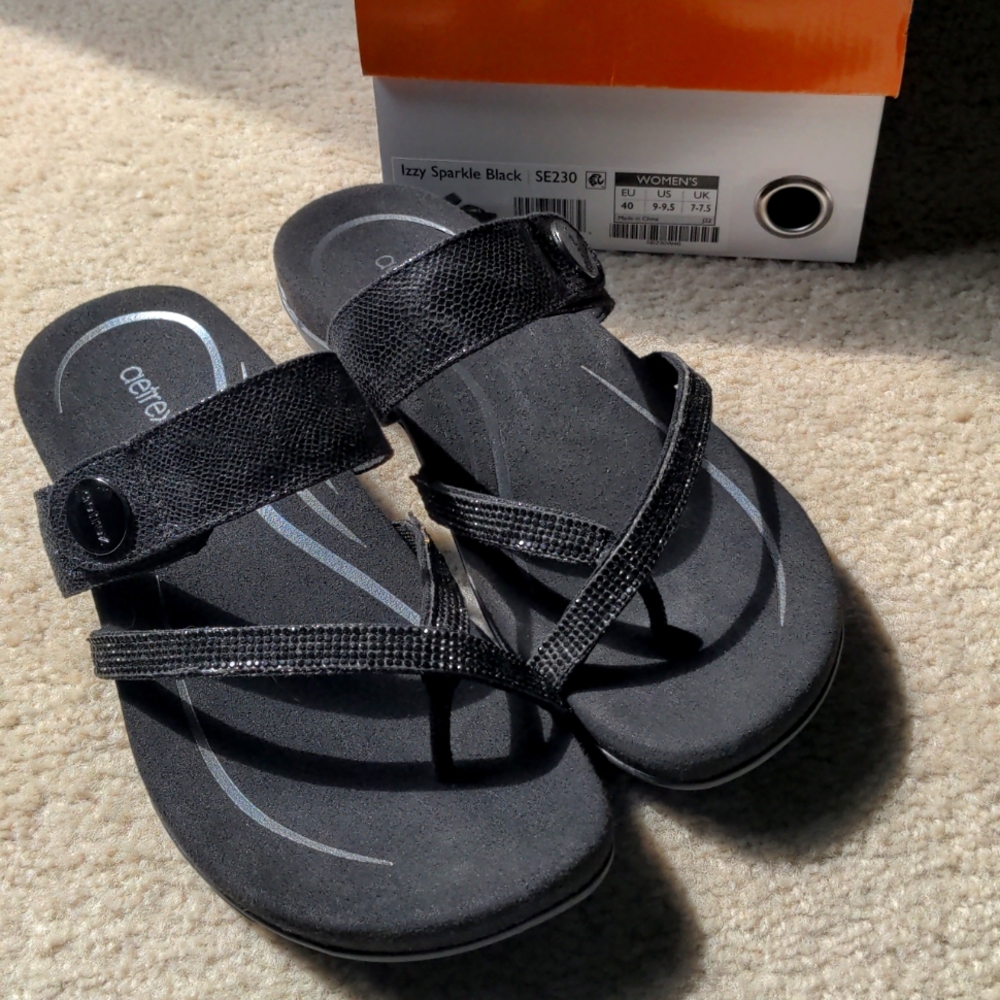 Aetrex Izzy Sparkle sandals